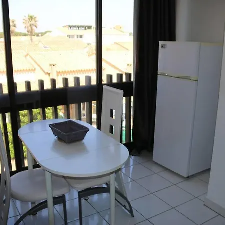 216, Port Vénus Au Village Naturiste * Agde