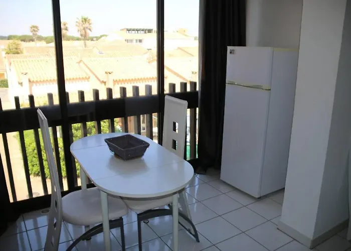 216, Port Vénus Au Village Naturiste * Agde